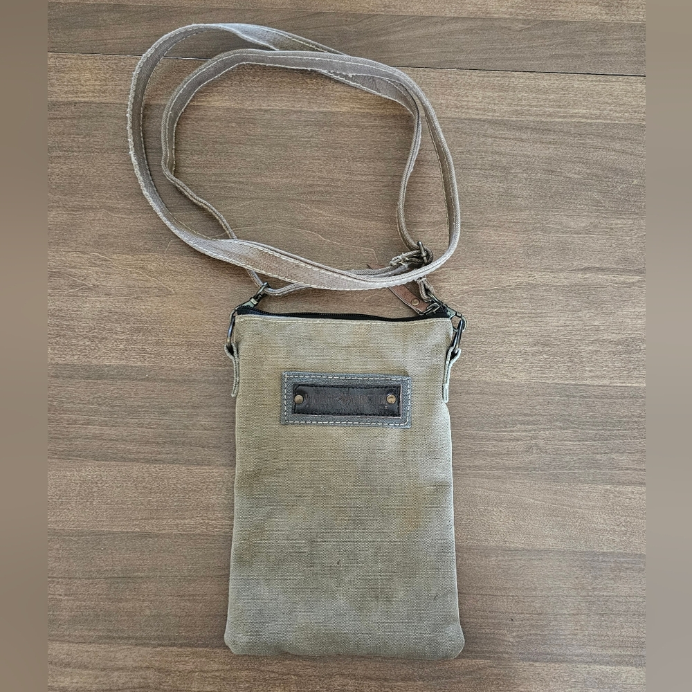 VINTAGE ADDICTION CROSSBODY